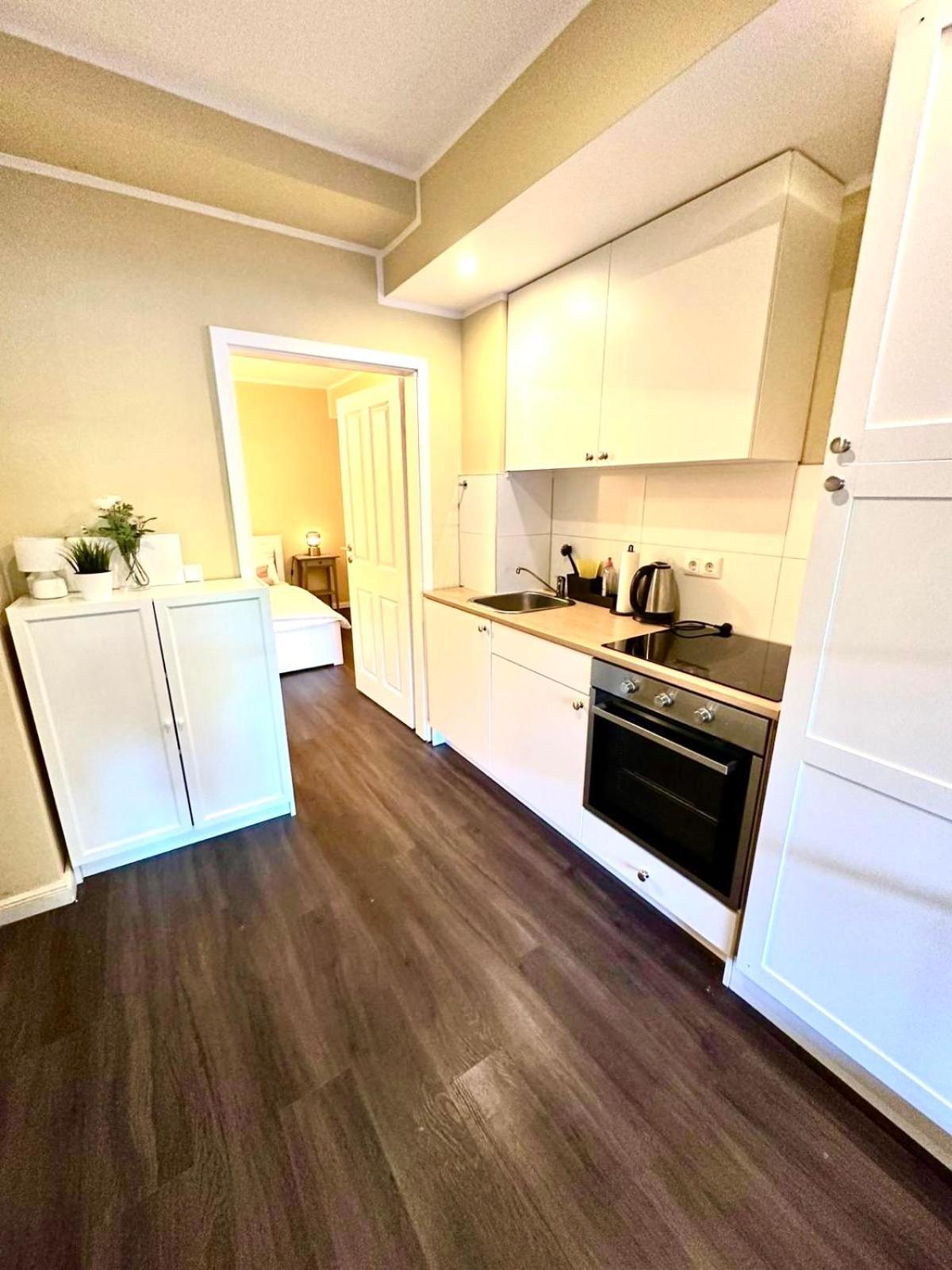 Zentrales Apartment Mit Terrasse BRE Exterior foto