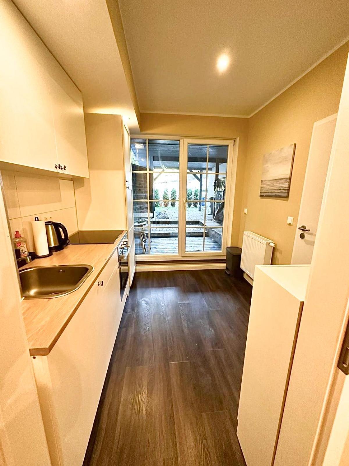 Zentrales Apartment Mit Terrasse BRE Exterior foto